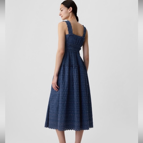 Gap x DÔEN eyelet denim midi dress - Picture 5 of 6